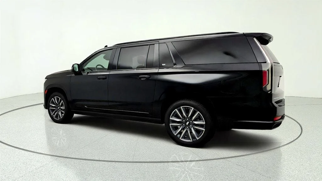 Used 2023 Black Raven Cadillac 4WD 4dr Sport Platinum w/ Super Cruise & Power Assist Steps image 7