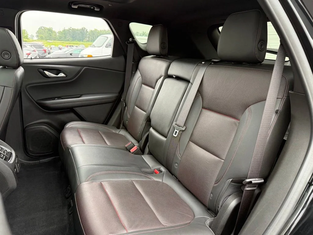 Used 2020  Chevrolet RS image 24