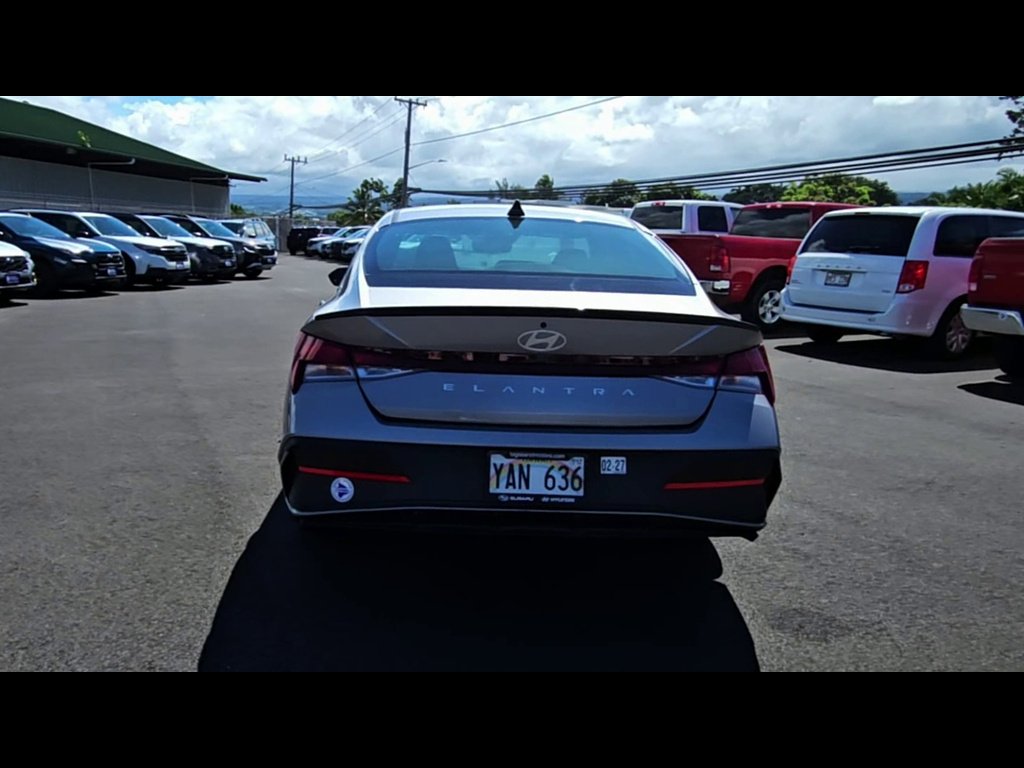 Used 2025 Fluid Metal Metallic Hyundai SEL Sport image 7