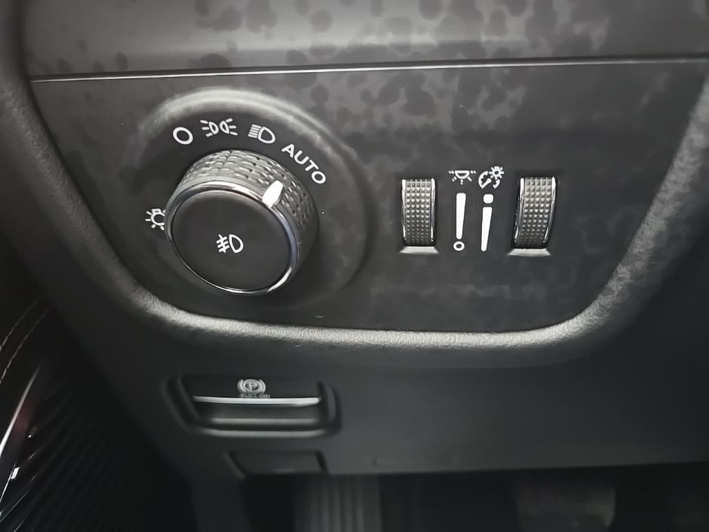 Used 2022 White Jeep Summit Reserve image 50