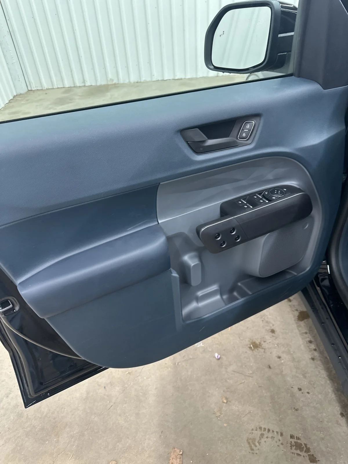 New 2025 Shadow Black Ford XLT image 21