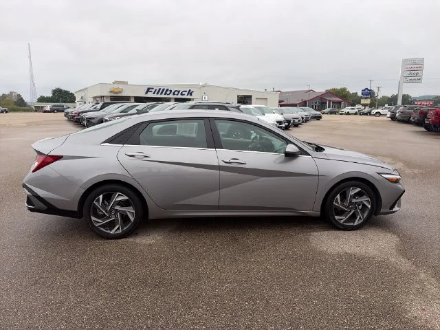 Used 2025 Metal Hyundai SEL Convenience image 9