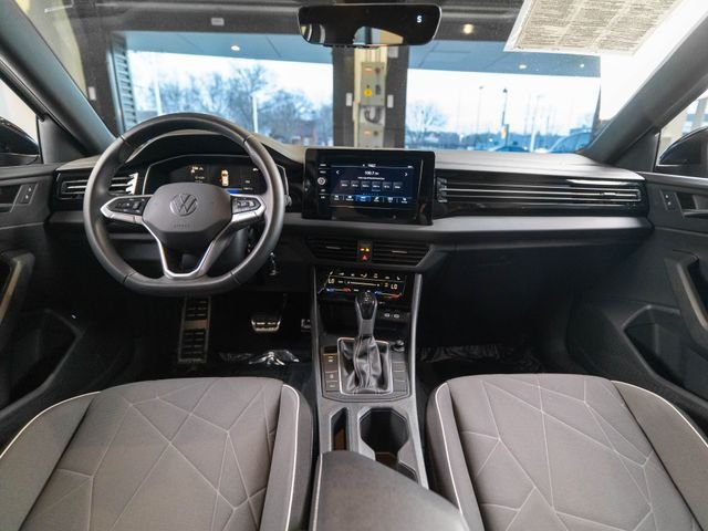 2025 Volkswagen Jetta Sport - Photo 11