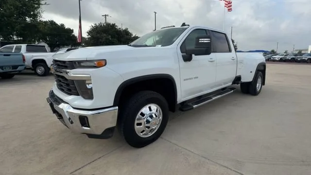 Certified Used 2025 Summit White Chevrolet LT DRW image 4