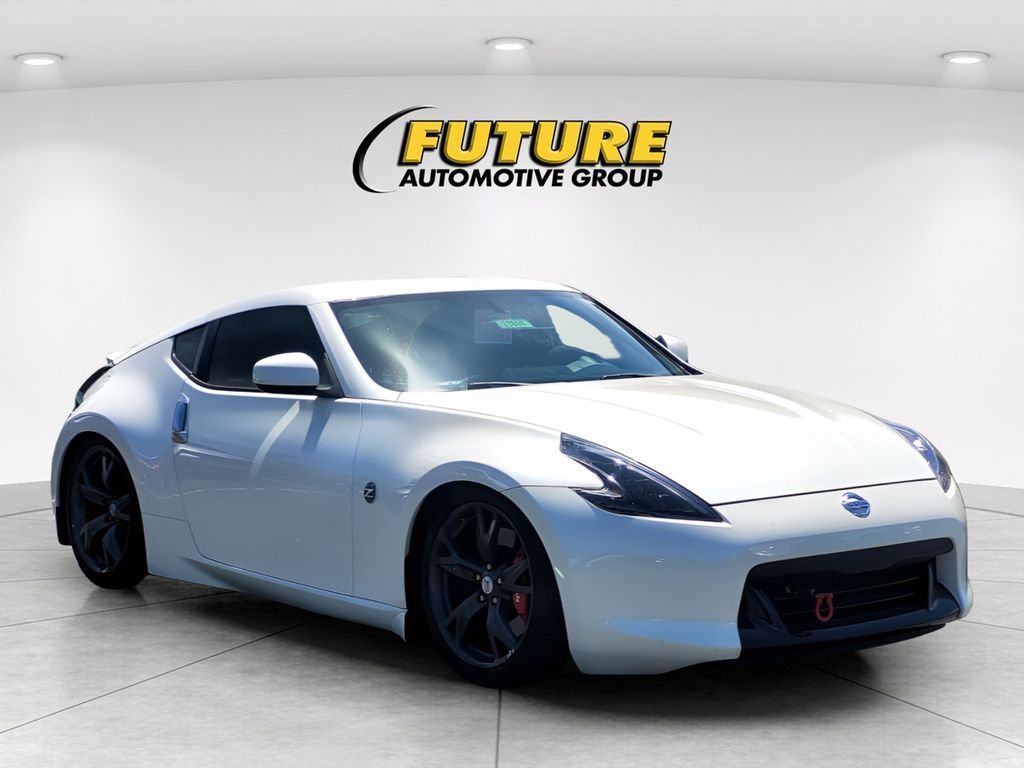 2009 Nissan 370Z Coupe Touring 7AT's photo