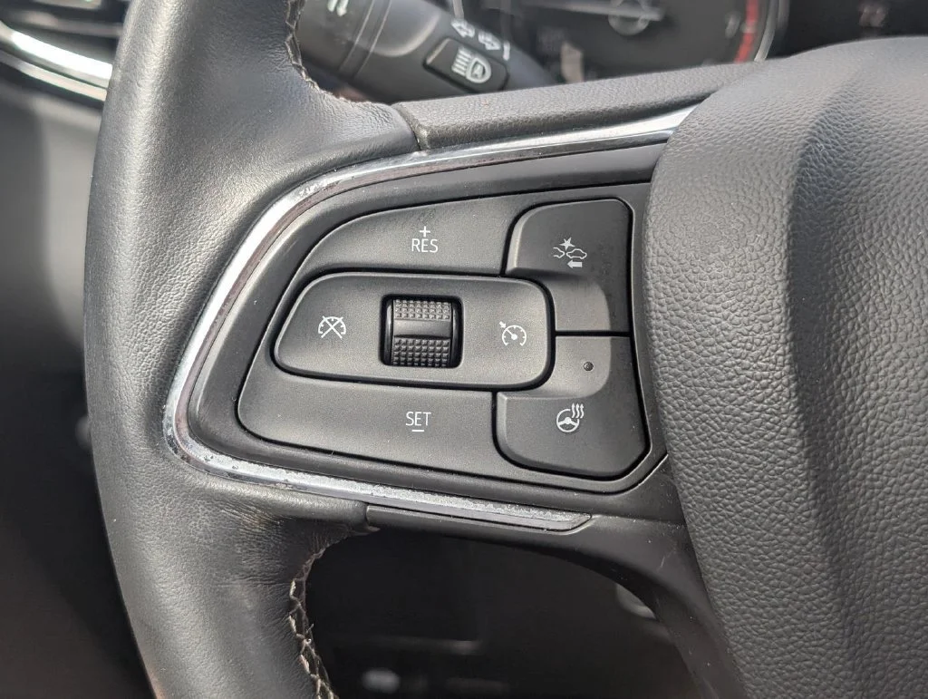 Used 2023 White Frost Tricoat Buick Essence image 24