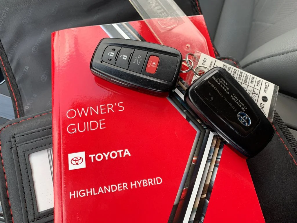 Used 2022 Black Toyota Platinum image 9