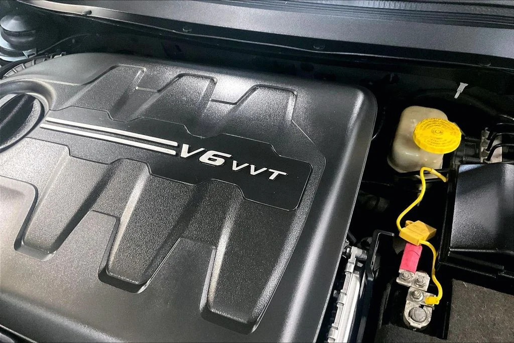 Used 2016 Black Jeep Trailhawk image 33