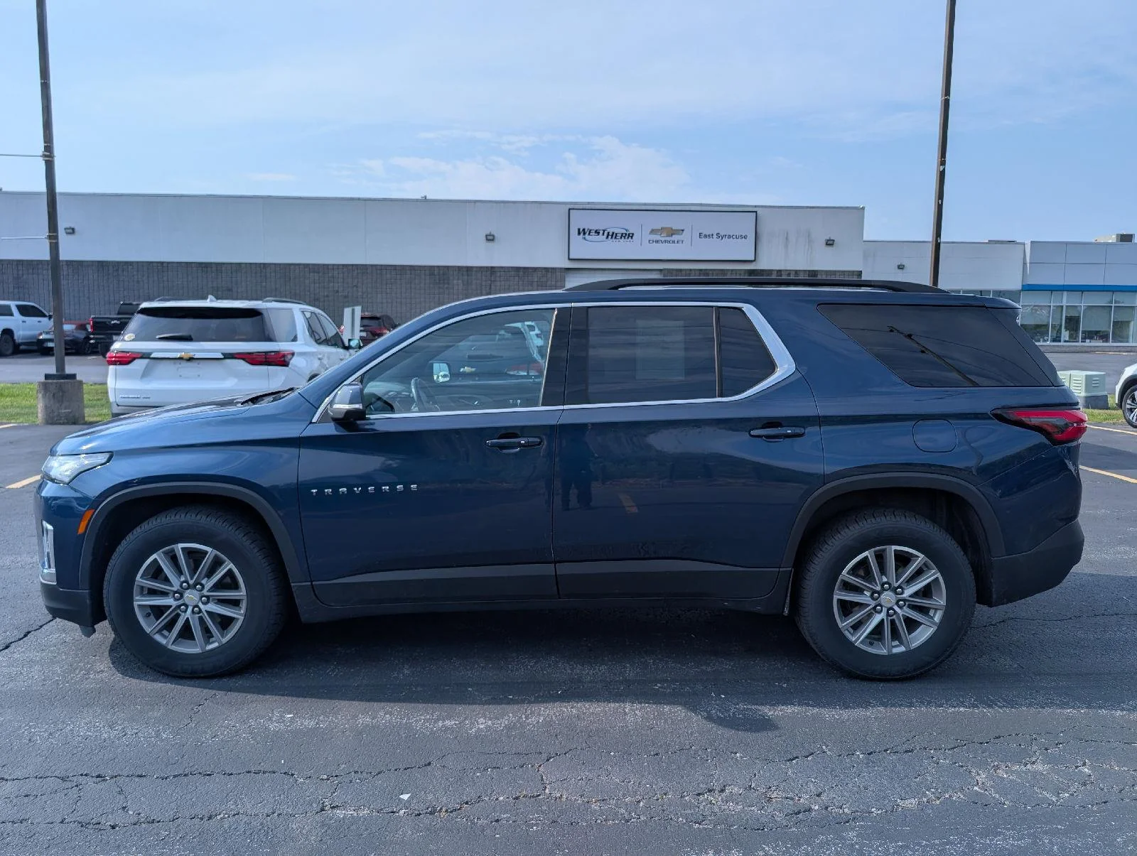 Used 2023 Northsky Blue Metallic Chevrolet LT Cloth image 6