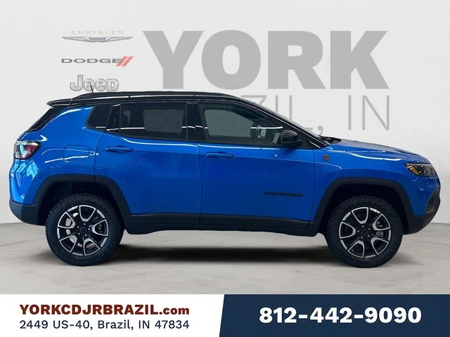 New 2026 Hydro Blue Pearl-Coat Exterior Paint Jeep Trailhawk image 6