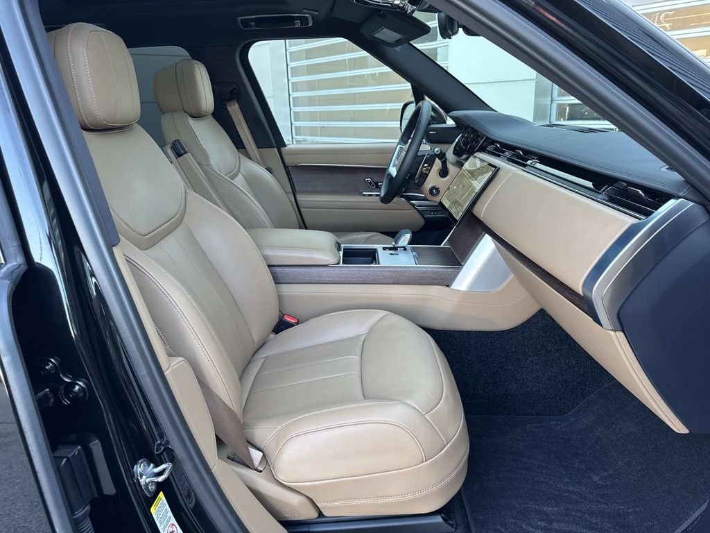 Certified Used 2024 Santorini Black Metallic Land Rover SE image 9