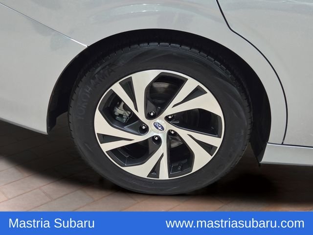 Used 2025 Ice Silver Metallic Subaru Premium image 4