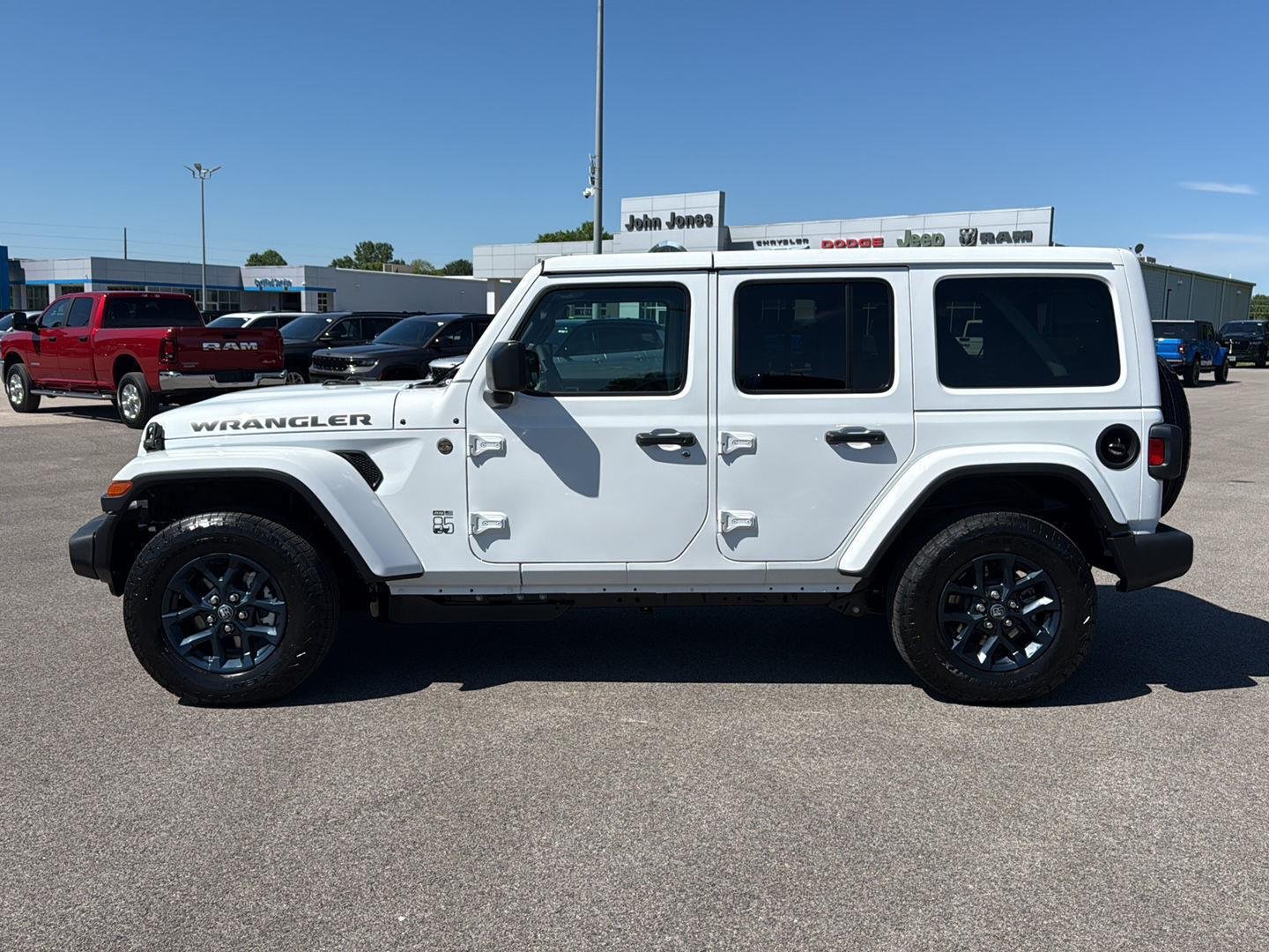 New 2026 Bright White Clear-Coat Exterior Paint Jeep 85th Anniversary image 7