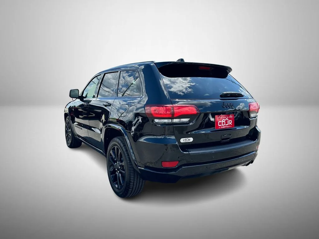 Used 2021 Black Jeep Laredo X image 3
