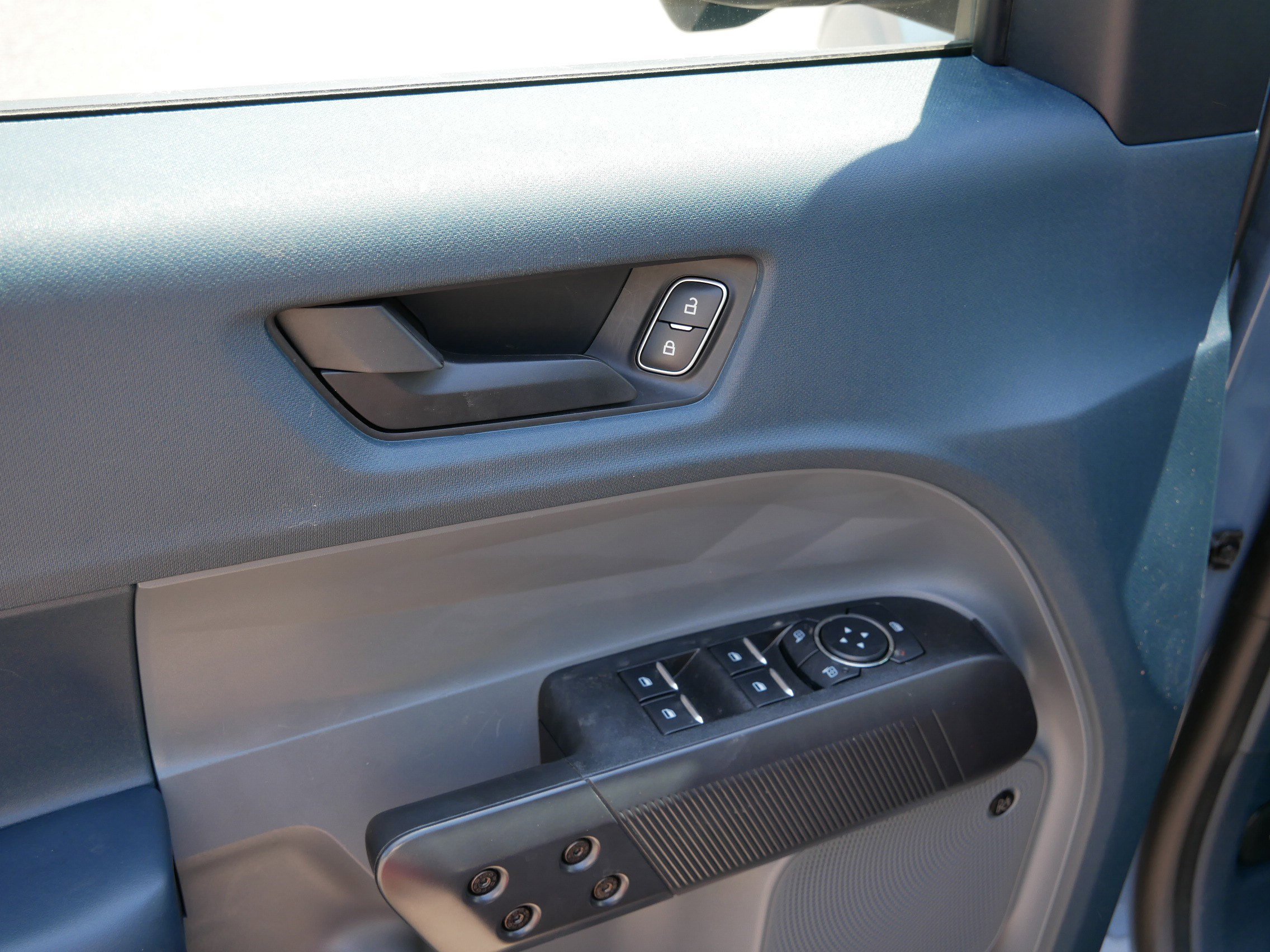 Used 2025 Gray Ford Lariat image 18