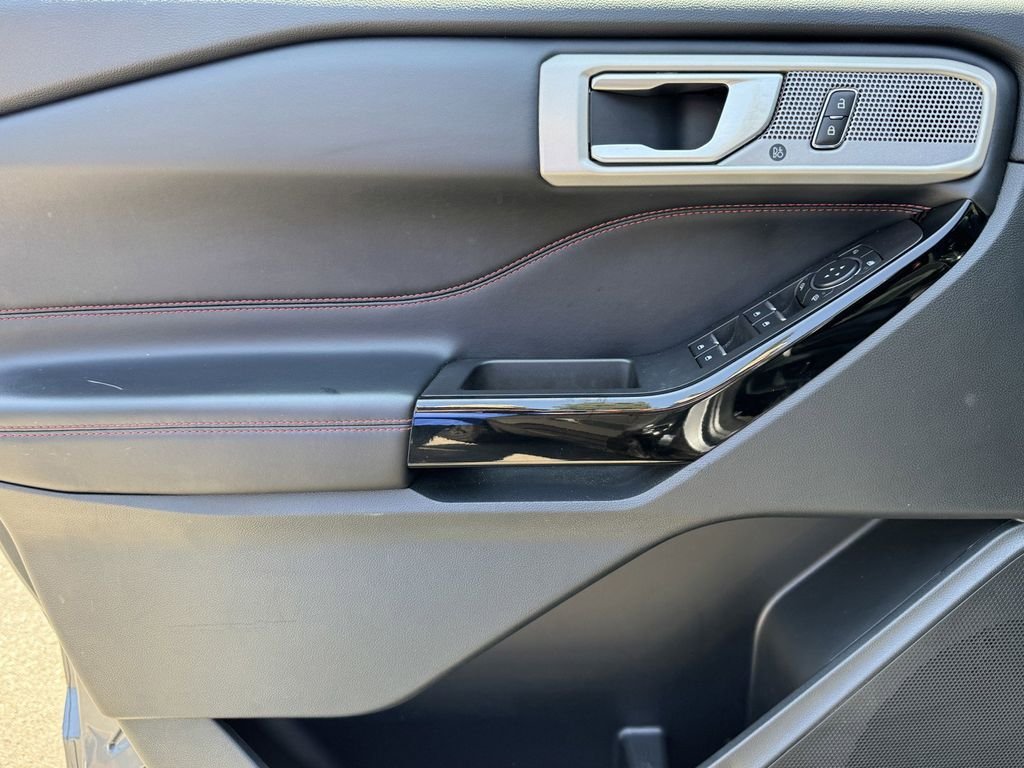 Used 2023 Gray Metallic Ford ST-Line image 18