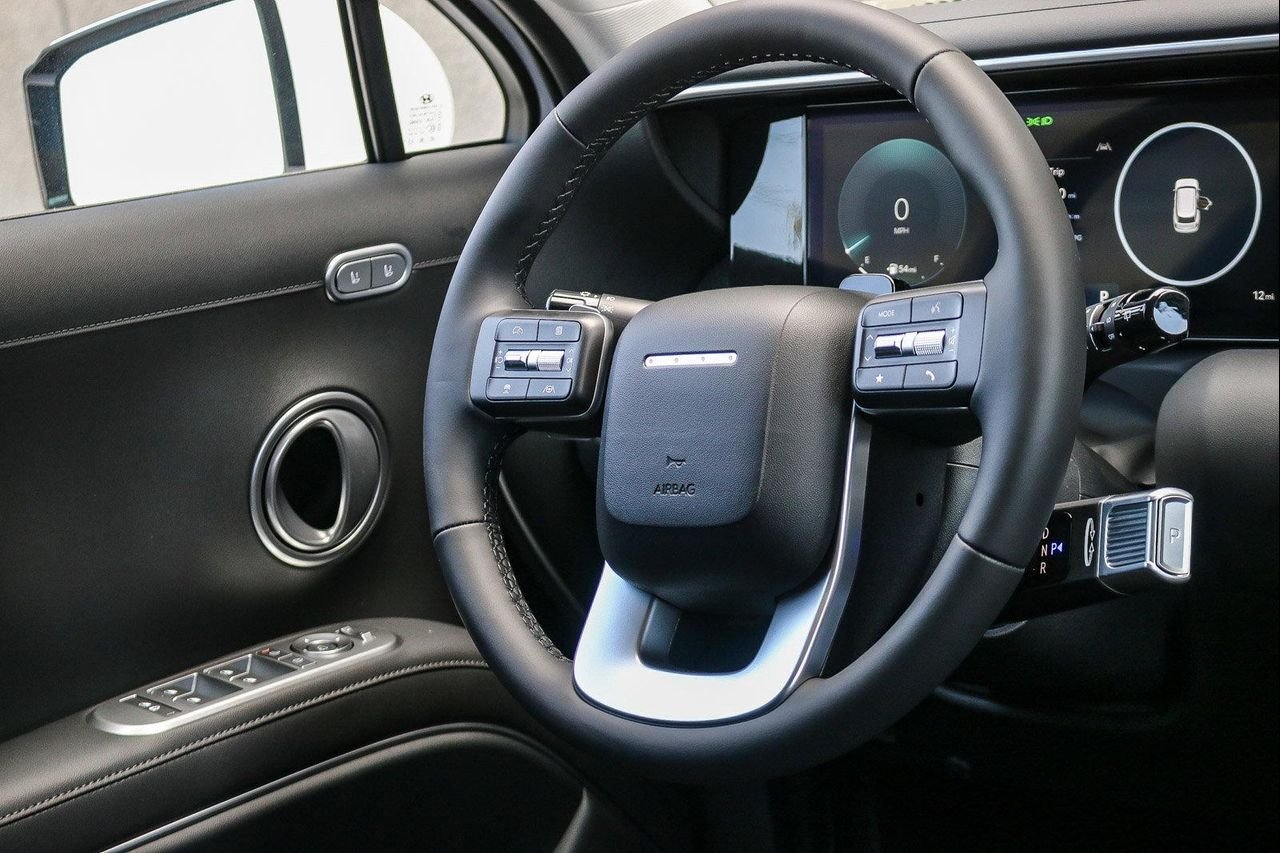 New 2026 White Hyundai SEL Premium image 15
