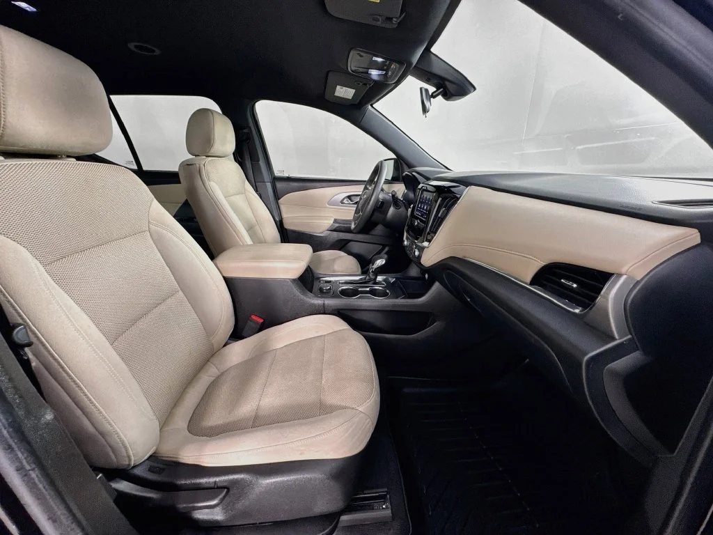 Used 2023 Black Chevrolet LS image 33