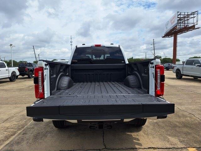 New 2026 Star White Metallic Tri-Coat Ford F-250® Lariat® image 33