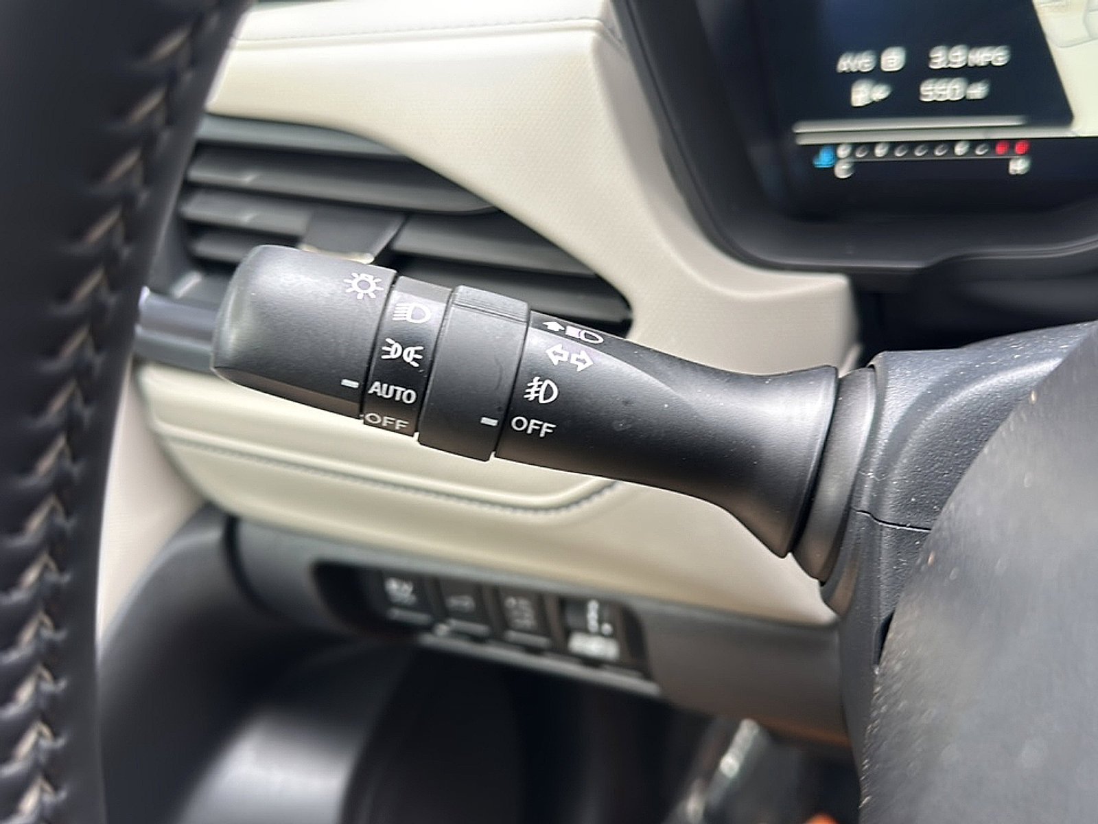 Used 2025 Crystal White Pearl Subaru Limited Hybrid image 32
