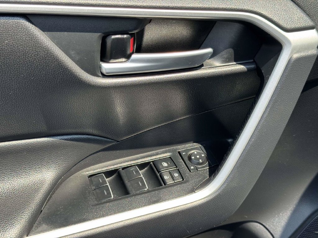 Used 2025 Silver Toyota XLE image 18
