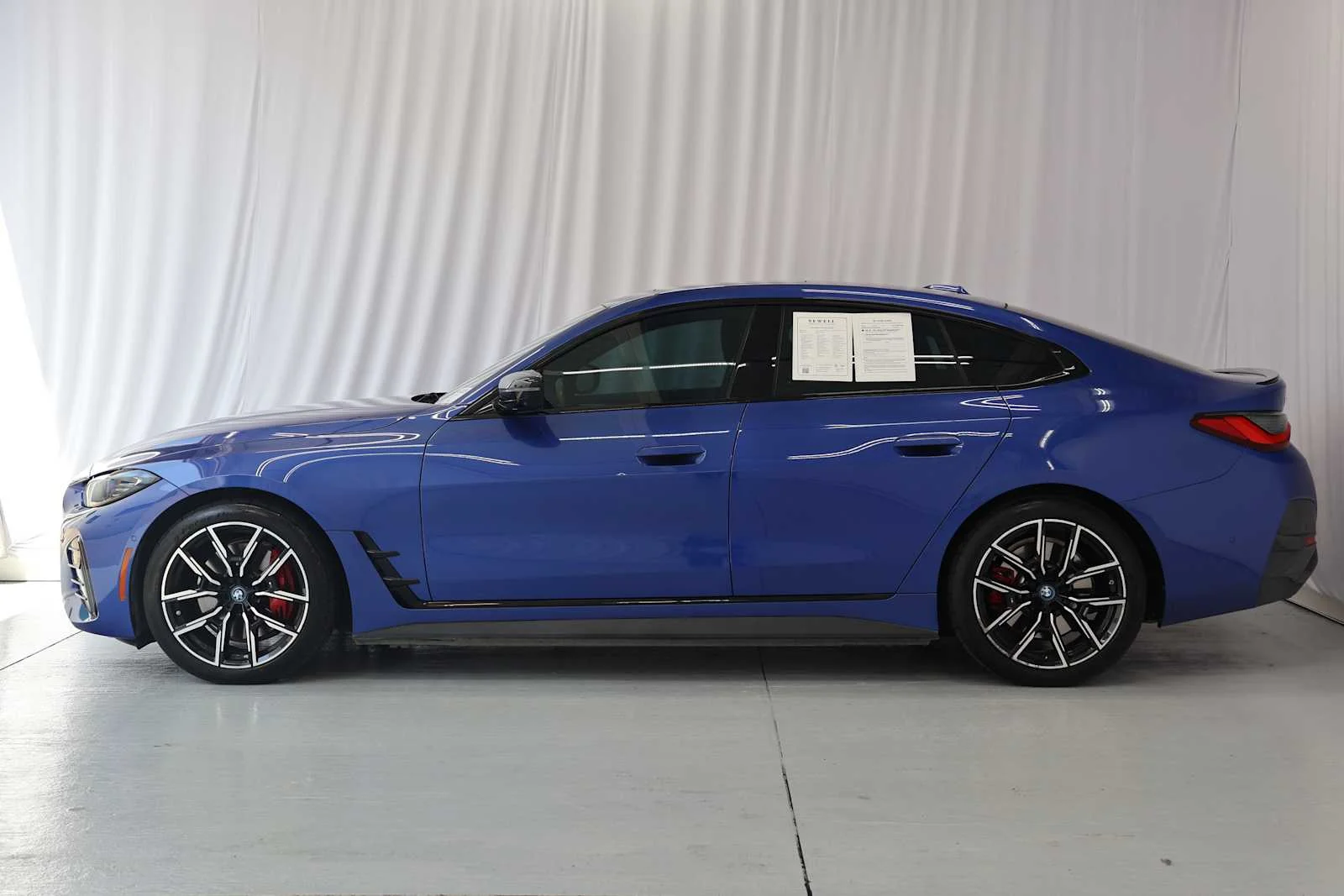 Used 2023 Portimao Blue Metallic BMW eDrive40 image 5