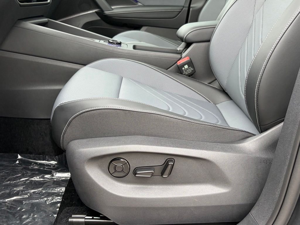 New 2026 Platinum Gray Metallic Volkswagen 2.0T SE image 10