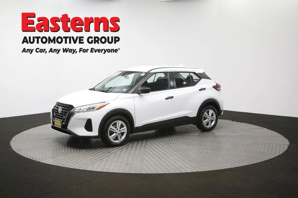 Used 2022 White Nissan S image 55