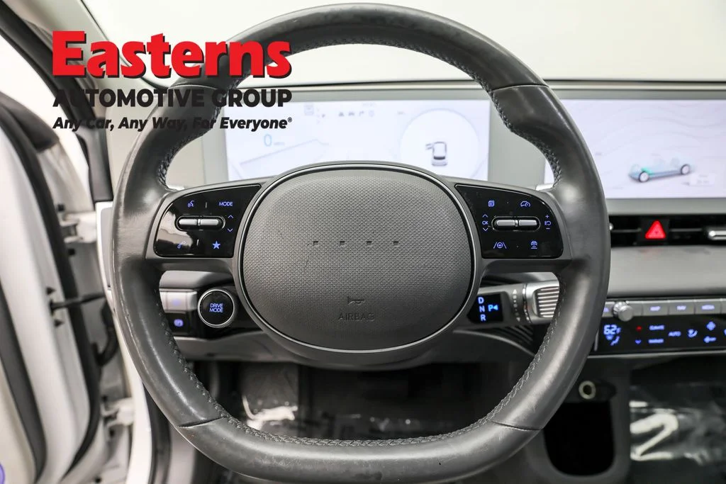 Used 2023 White Hyundai SEL image 10