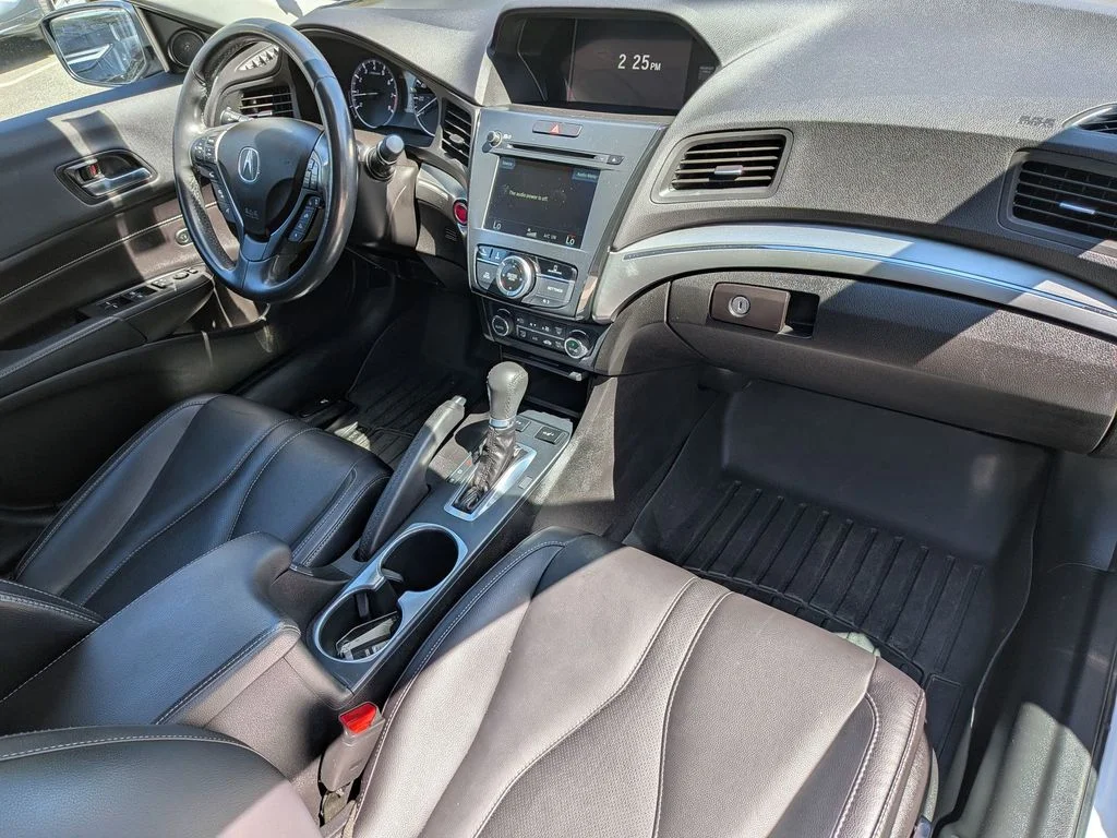 Used 2022  Acura Premium Package image 33