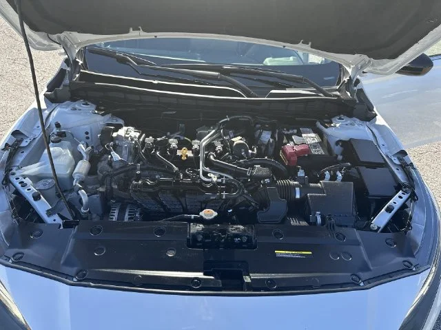 Used 2023 White Nissan 2.5 SR image 27