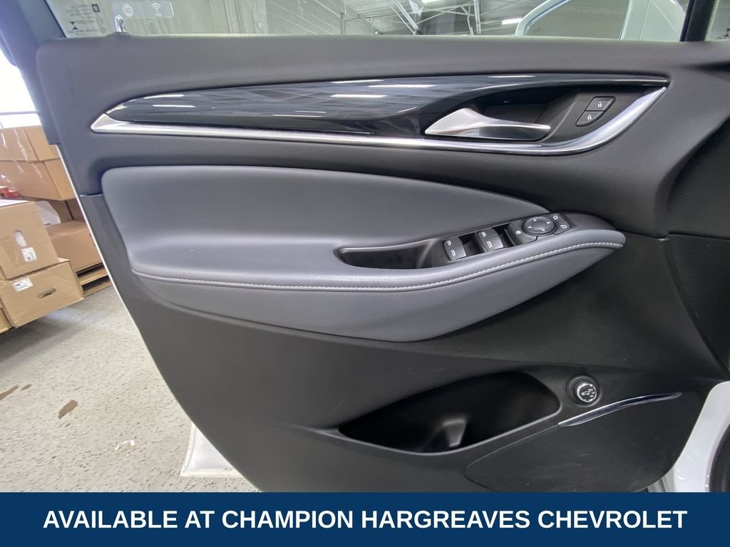 Used 2020 Summit White Buick Essence image 30