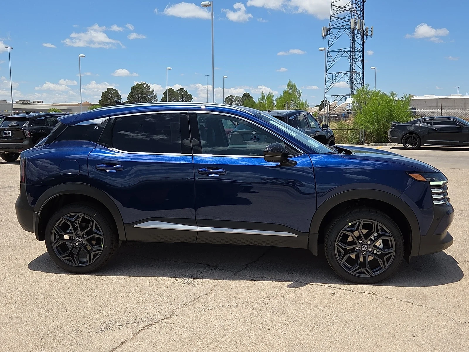 New 2026 RAY Deep Blue Nissan SR Front-Wheel Drive image 5