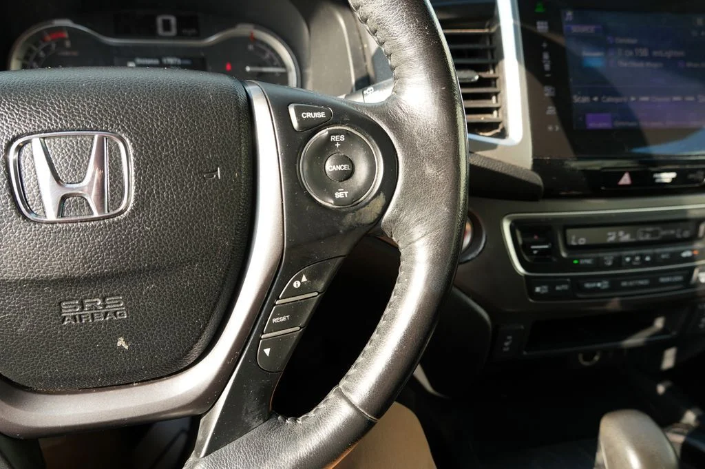 Used 2016 Black Honda EX-L image 23
