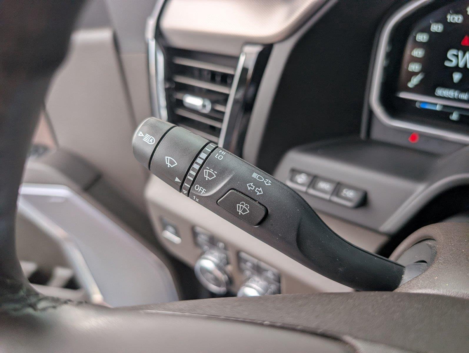 Used 2025 Onyx Black GMC Denali image 30
