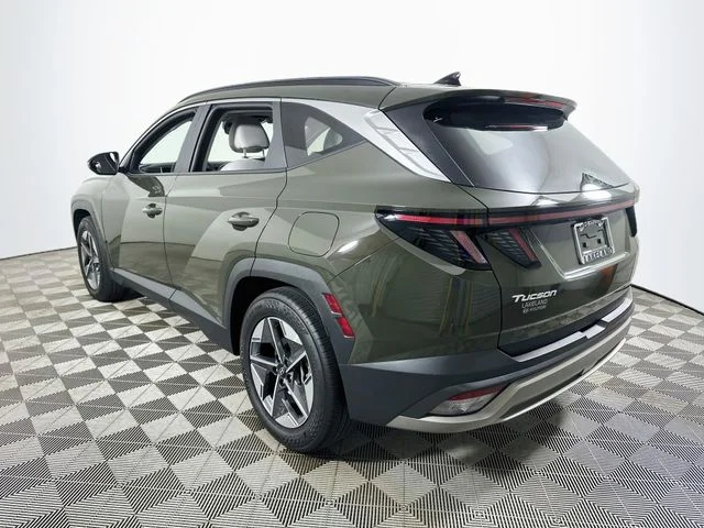 Certified Used 2025 Green Hyundai SEL Convenience image 5