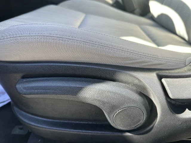 Used 2020 Red Kia LX image 23