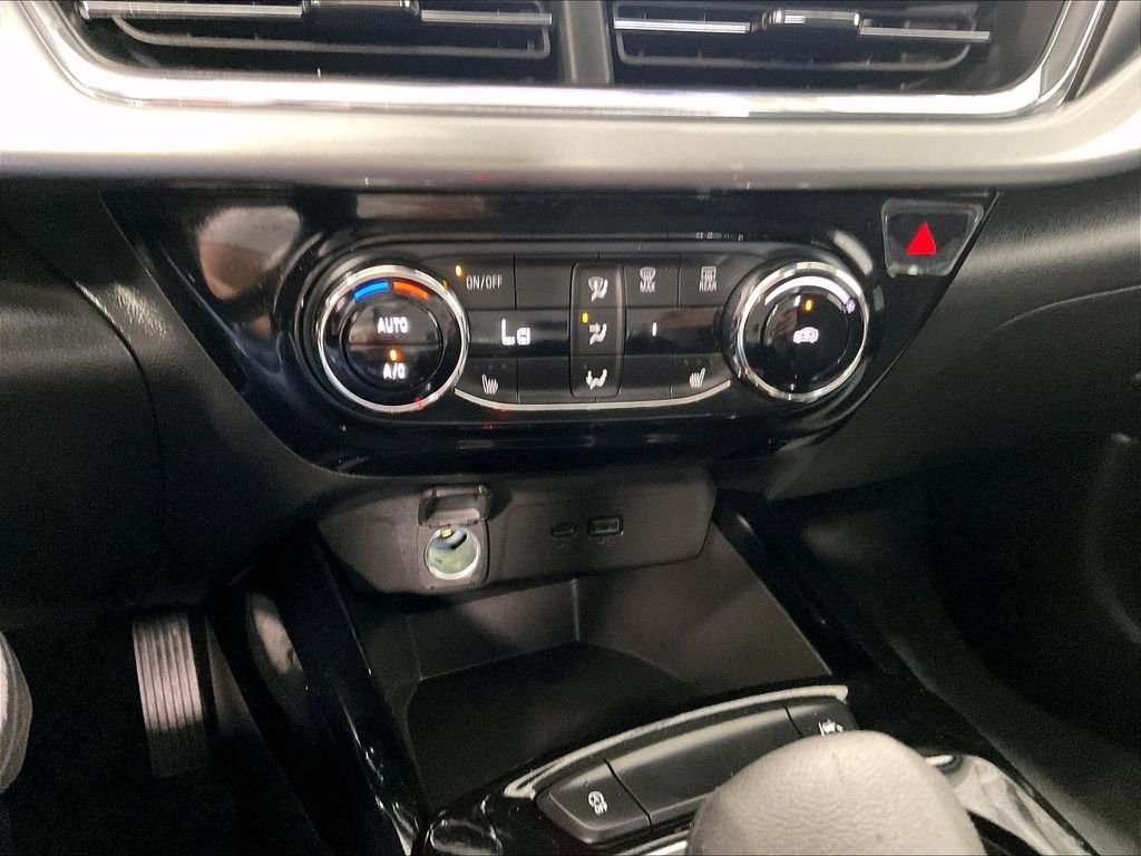 Used 2025 Gray Chevrolet LT image 25
