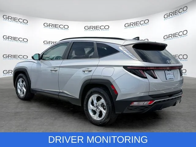 Used 2022 Silver Hyundai SEL image 5