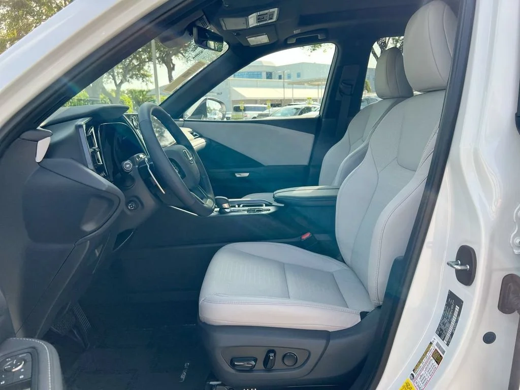 Used 2026 Wind Chill Pearl Lexus 350 Premium image 12