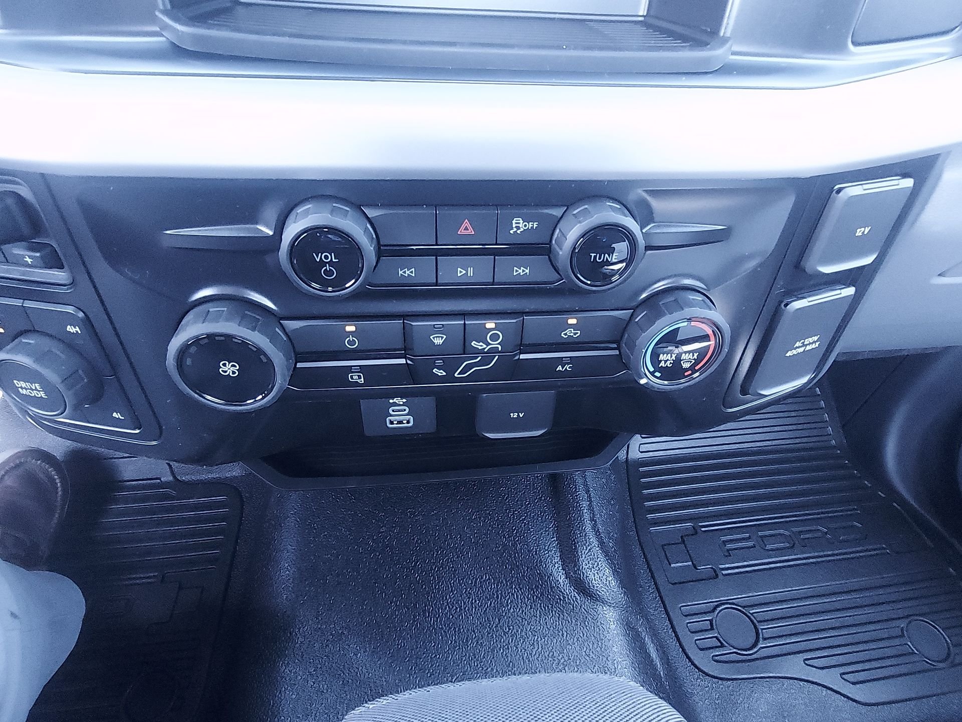New 2026 Oxford White Ford F-450® XL image 11