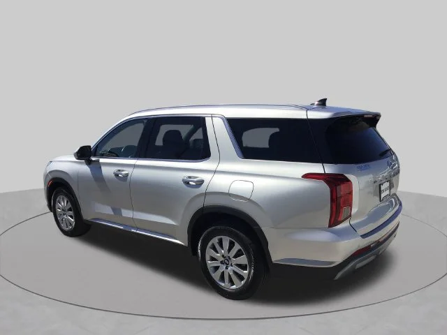Used 2024 Silver Hyundai SEL image 3