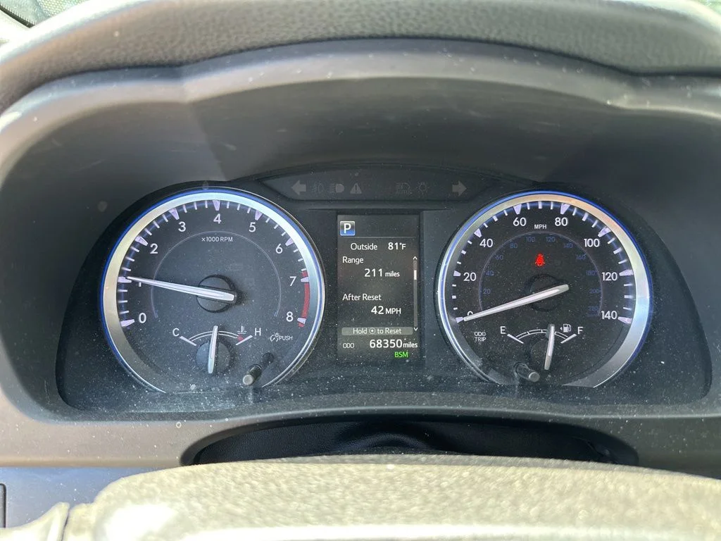 Used 2019 Shoreline Blue Pearl Toyota XLE image 3