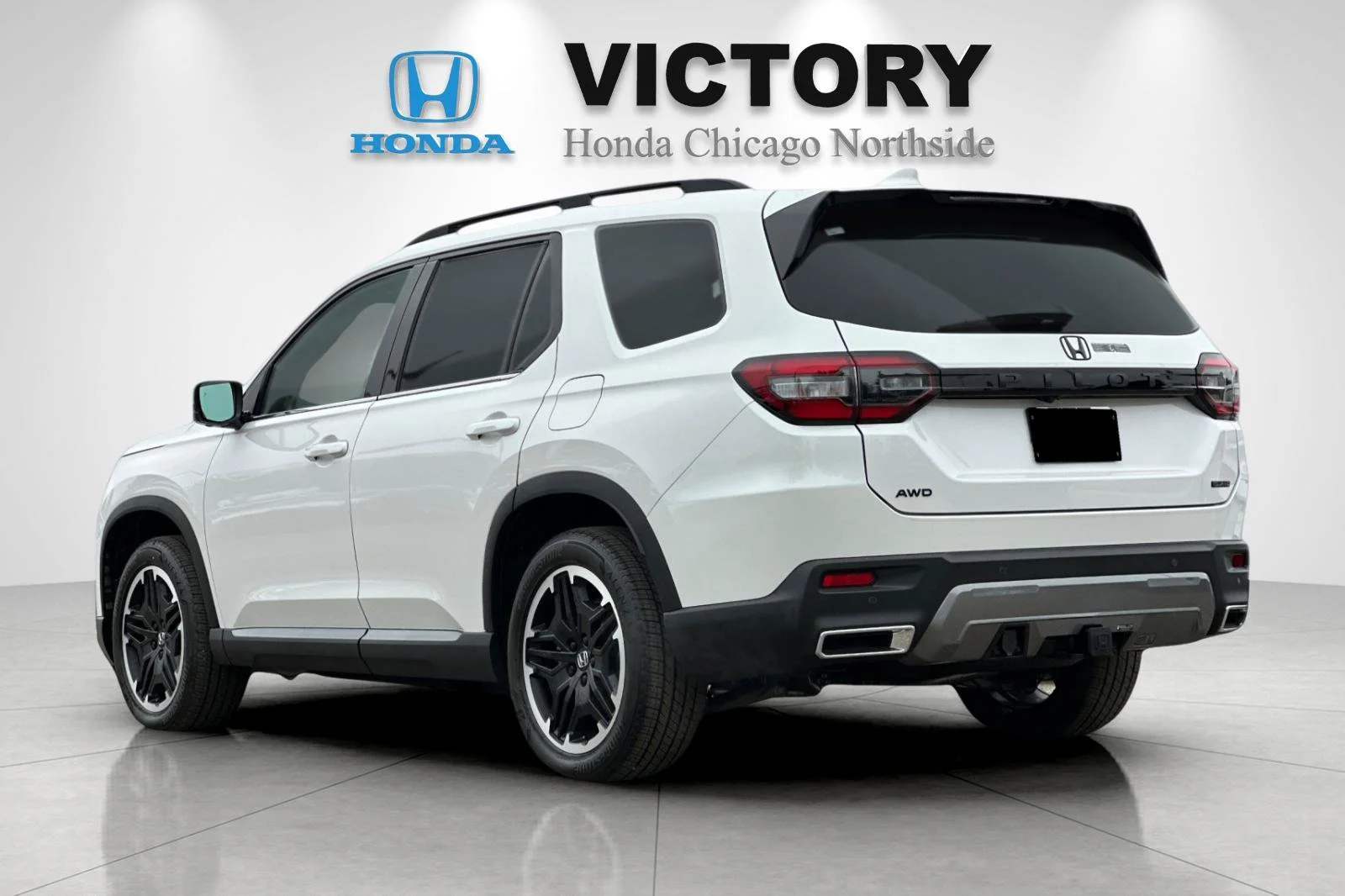 New 2026 Solar Silver Metallic Honda Touring image 3