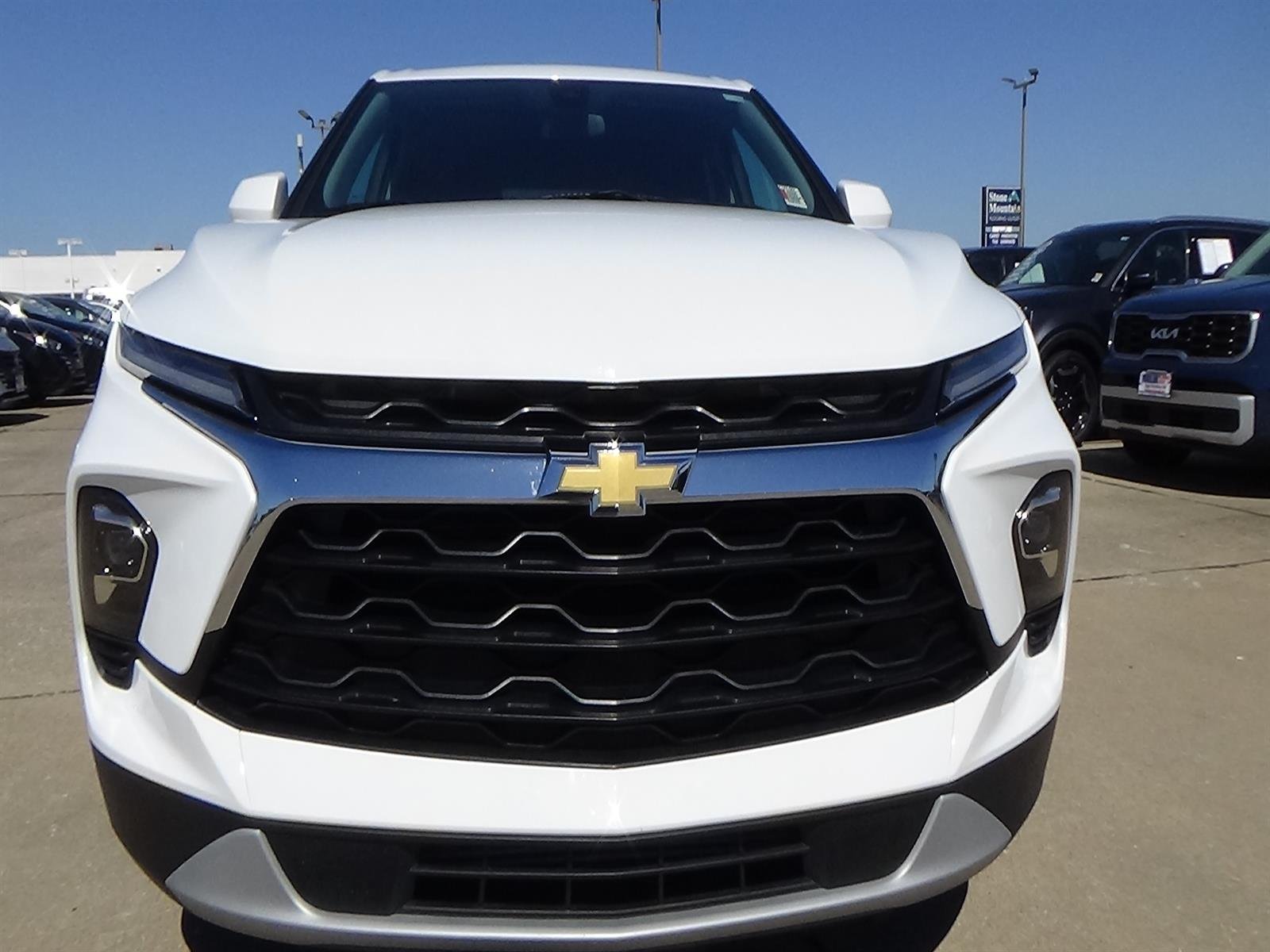Used 2025 Summit White (gaz) Chevrolet LT image 3
