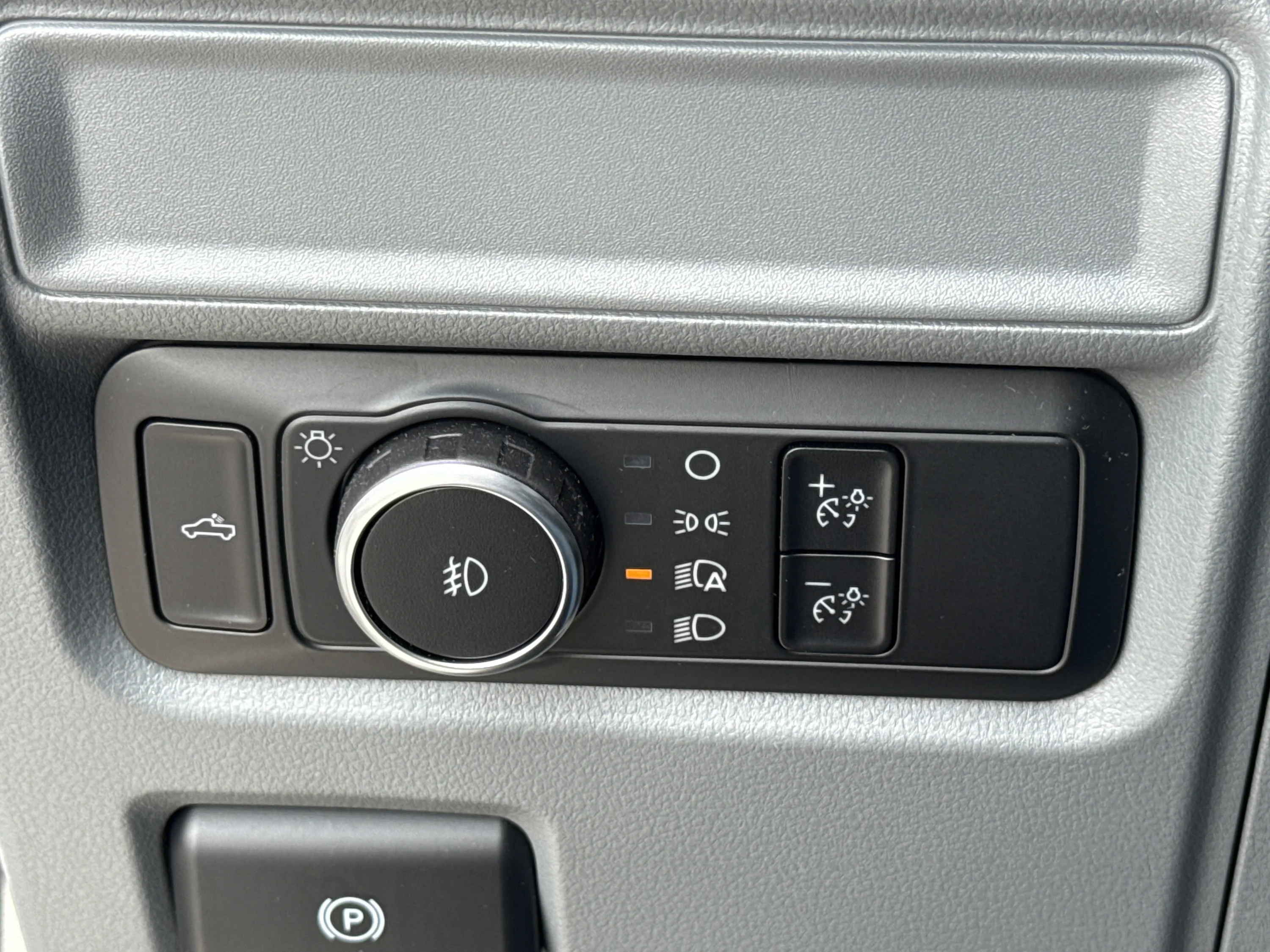 Used 2024 Oxford White Ford XLT image 38