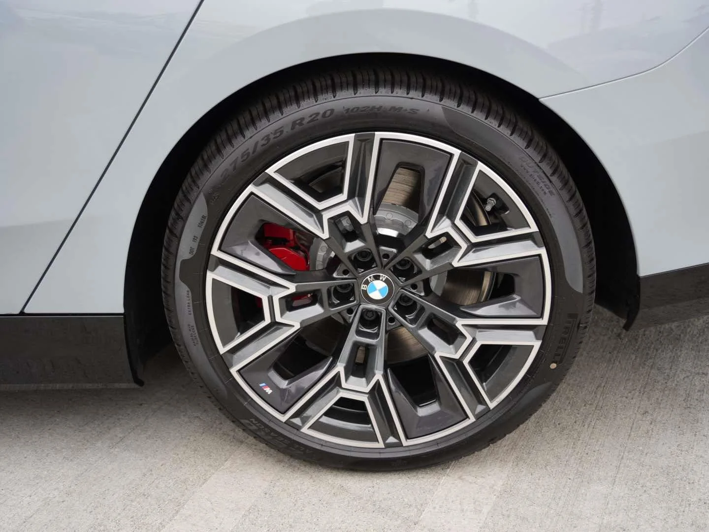 New 2026 Brooklyn Grey Metallic BMW M60 image 6