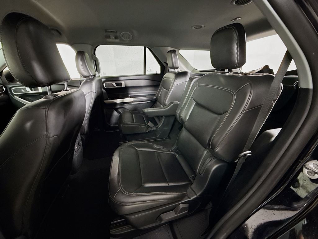 Used 2023 Agate Black Metallic Ford XLT image 4