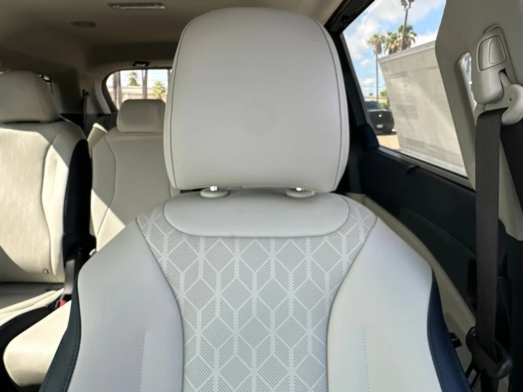 New 2026 White Kia EX image 10