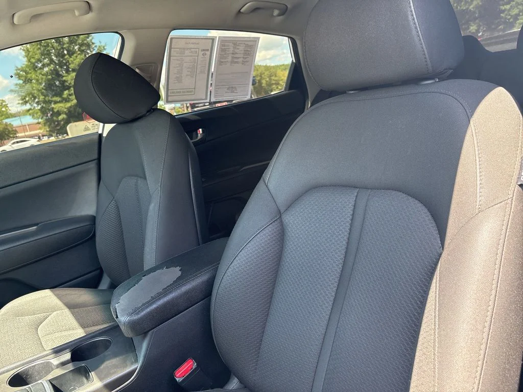 Used 2017 White Kia LX image 14